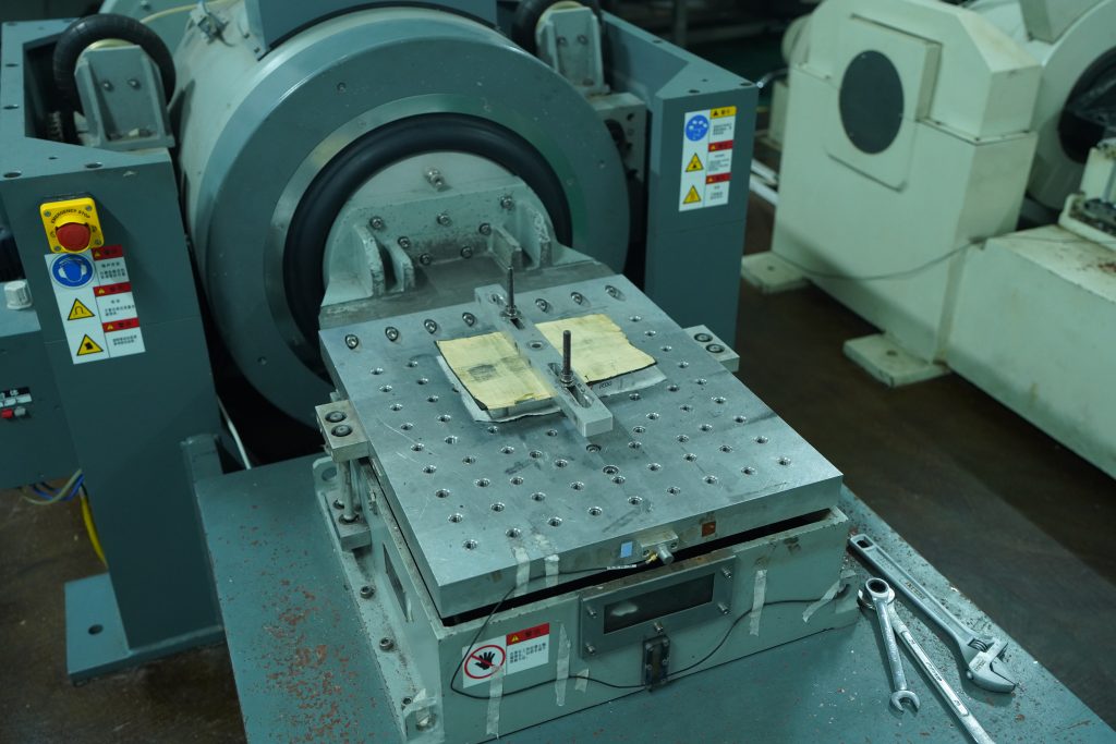 RF PA module exposed to transportation, vehicle movement, cable stress, and equipment vibration risks